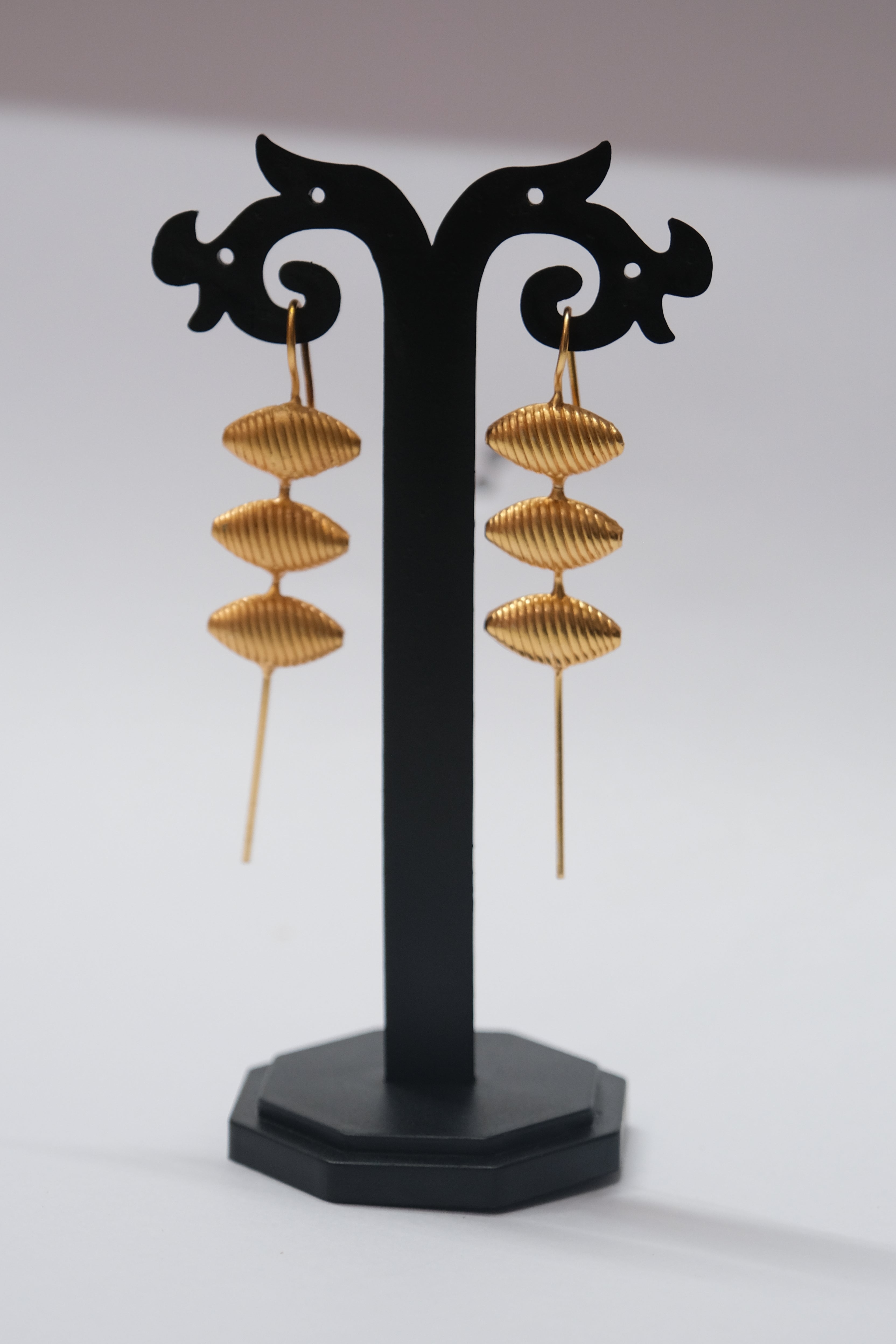 Gold Elongated Oval Hoop Earrings – Modern Statement Jewelry