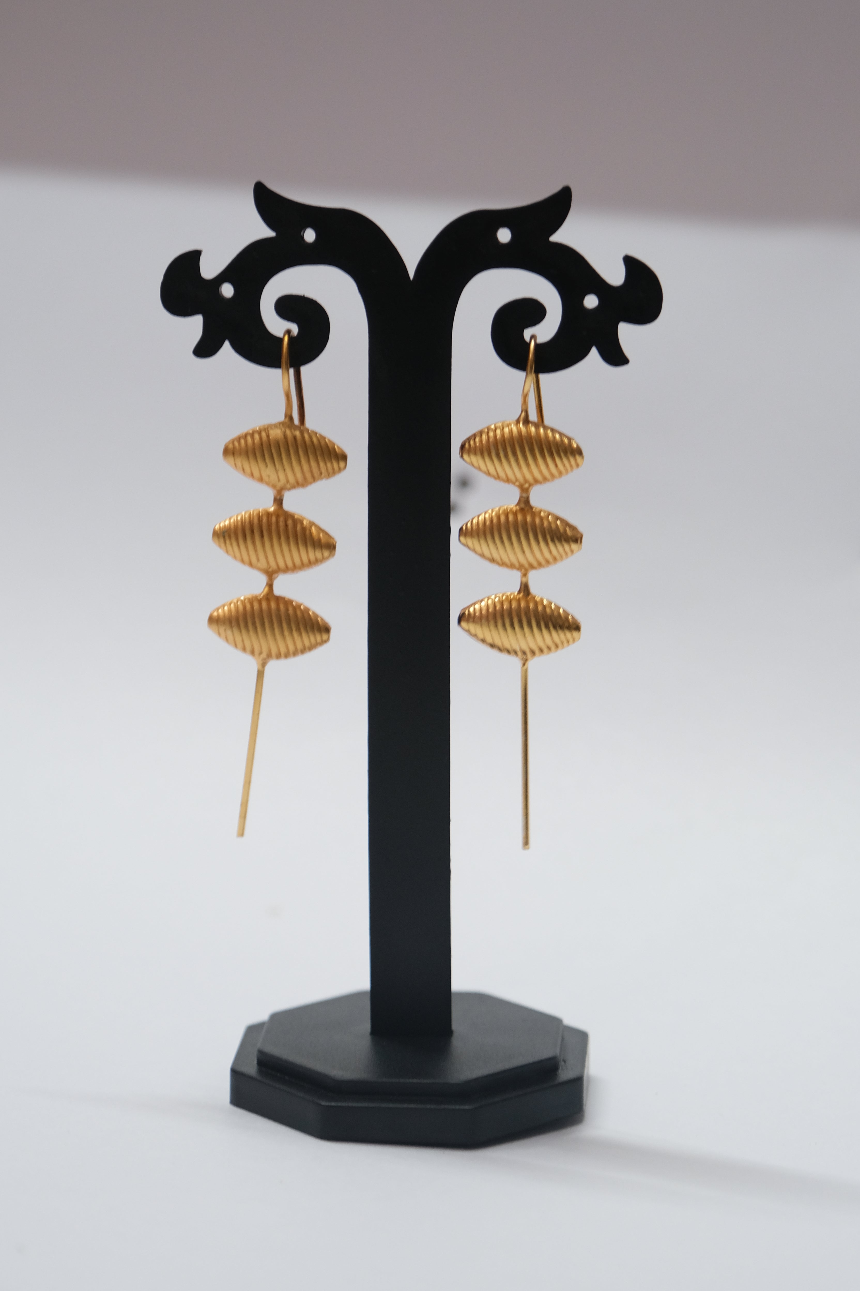 Gold Elongated Oval Hoop Earrings – Modern Statement Jewelry