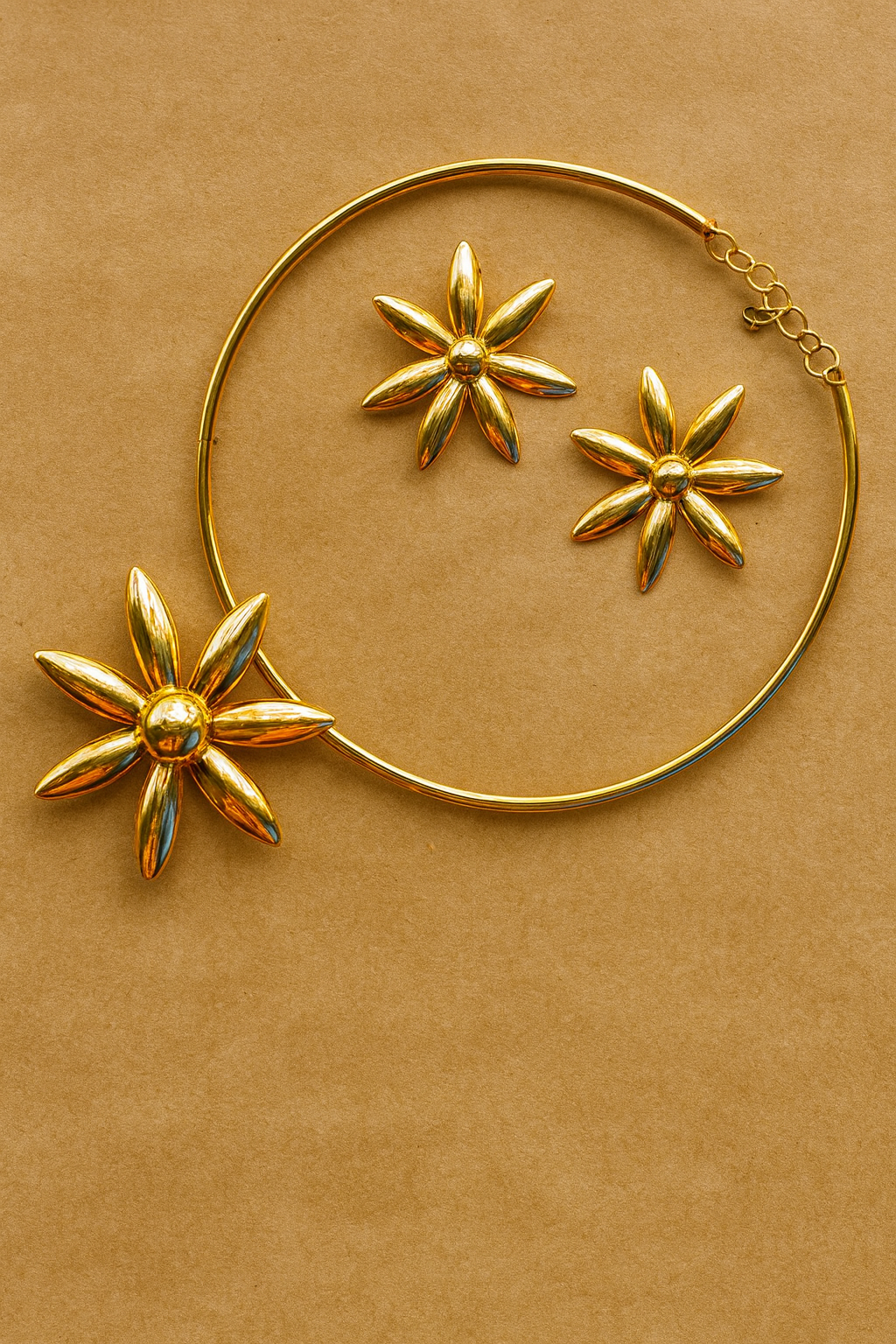 ⭐ Manikundala Golden Flower Choker & Stud Set – Bold Sunburst Statement ⭐