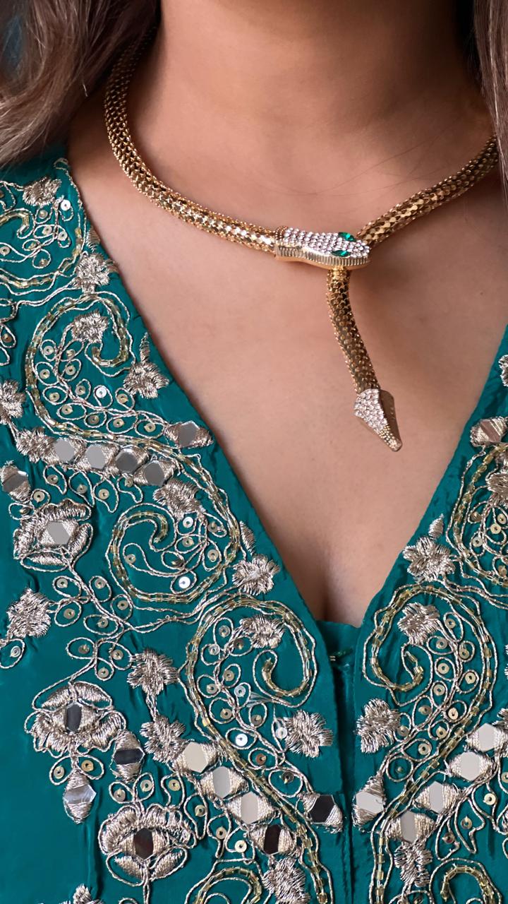 🐍 Manikundala Serpent Gold Choker – Bold & Exotic Statement 🐍