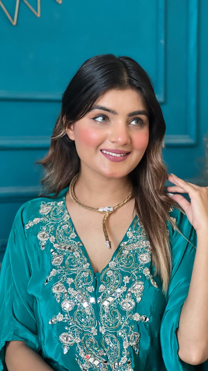 🐍 Manikundala Serpent Gold Choker – Bold & Exotic Statement 🐍